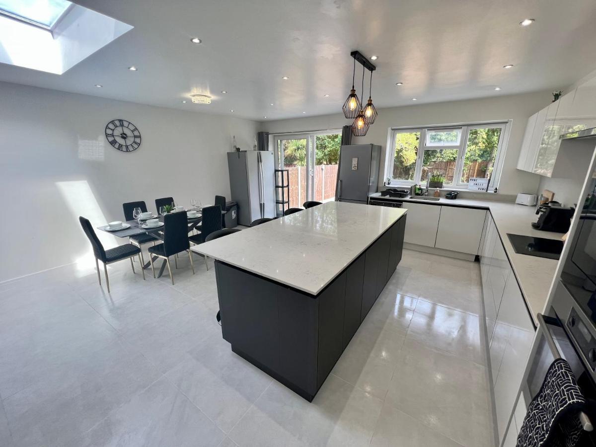 Вилла Wembley Stadium 5 Star Brand New Luxury Sleeps 14 With Parking Лондон Экстерьер фото