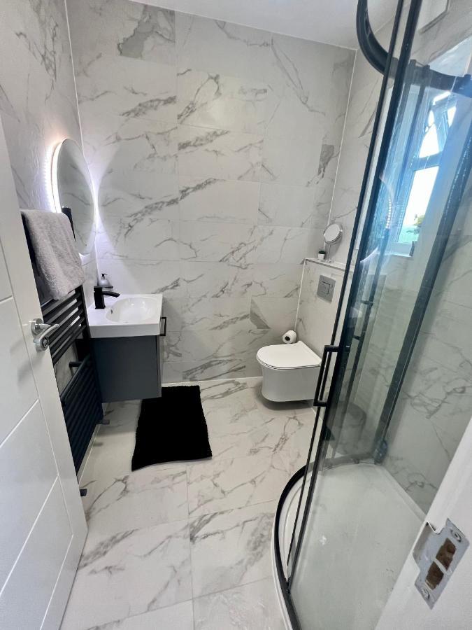Вилла Wembley Stadium 5 Star Brand New Luxury Sleeps 14 With Parking Лондон Экстерьер фото